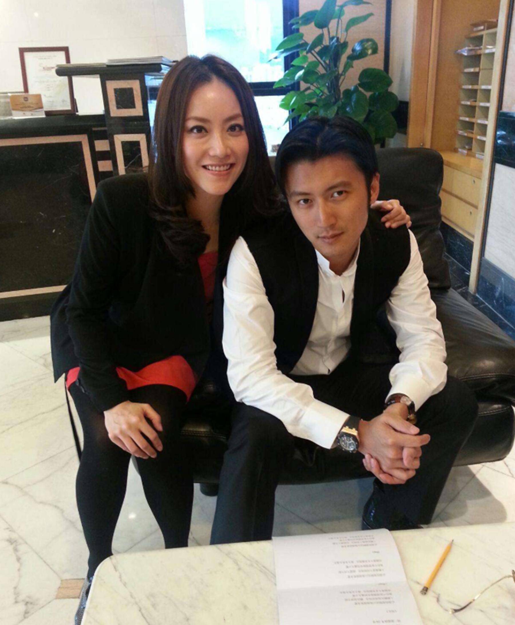 原创她陪伴谢霆锋23年未结婚却生下一个女儿今48岁仍是单亲妈妈