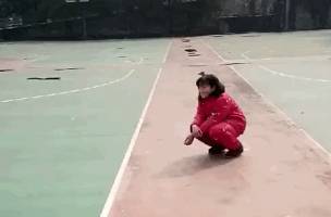 主人装晕，测试狗狗反应，哈士奇的反应让主人“雪上加霜” 