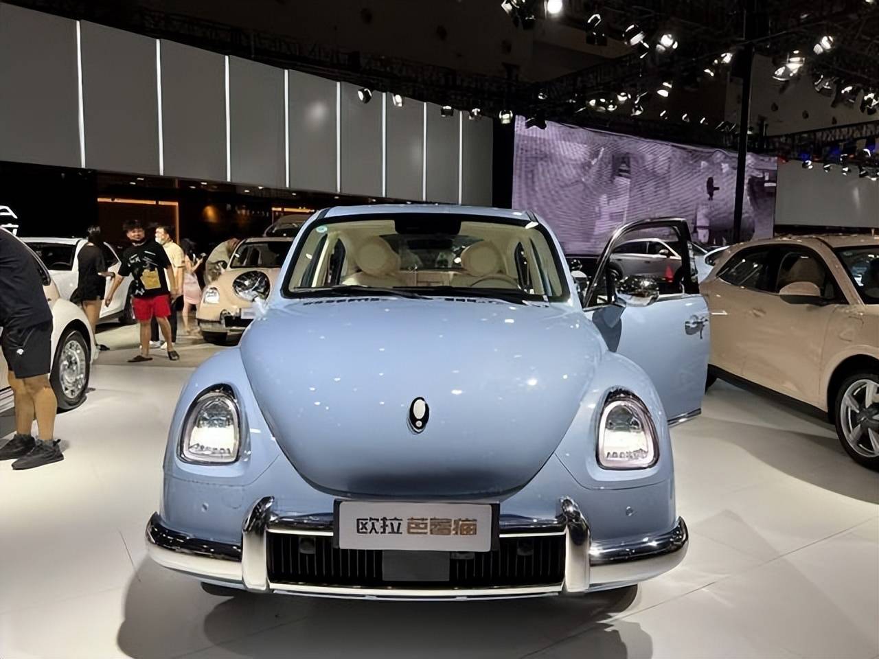 欧拉芭蕾猫重庆车展掀起复古萌风新车预售193万元223万元