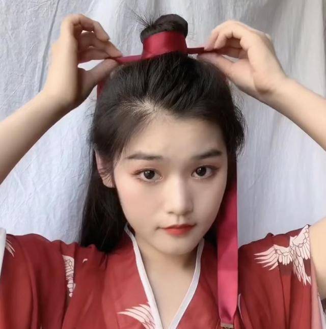 古代发型简单的梳发,学会这4种梳法,温柔优雅仙气十足_头发_马尾_皮筋