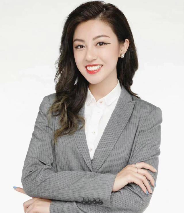 港姐候选人像迪丽热巴陈凯琳,上过非诚勿扰,曾出书将入读牛津_许子萱