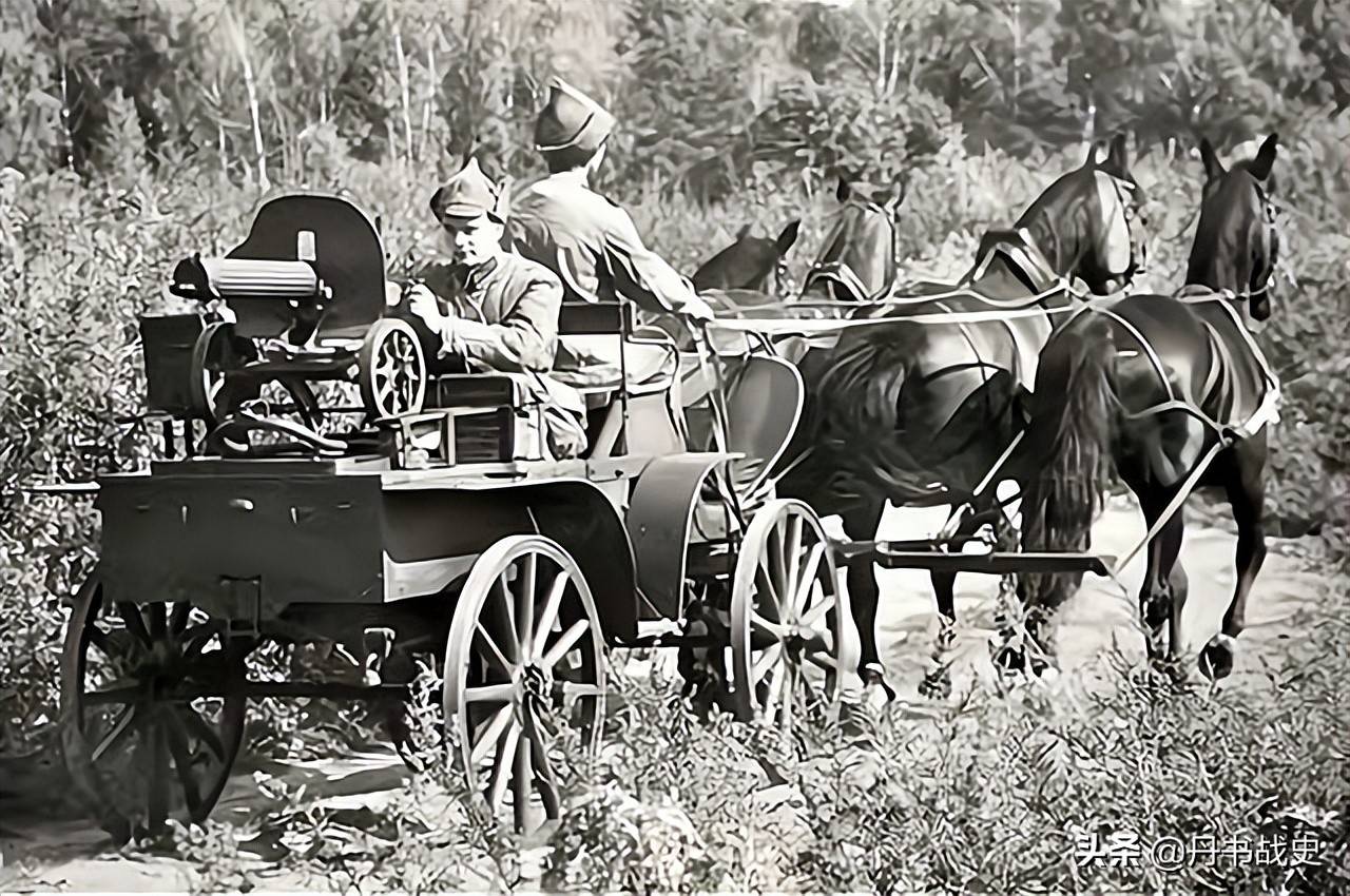 原创4匹马拉着重机枪横扫战场一战另类的机枪车