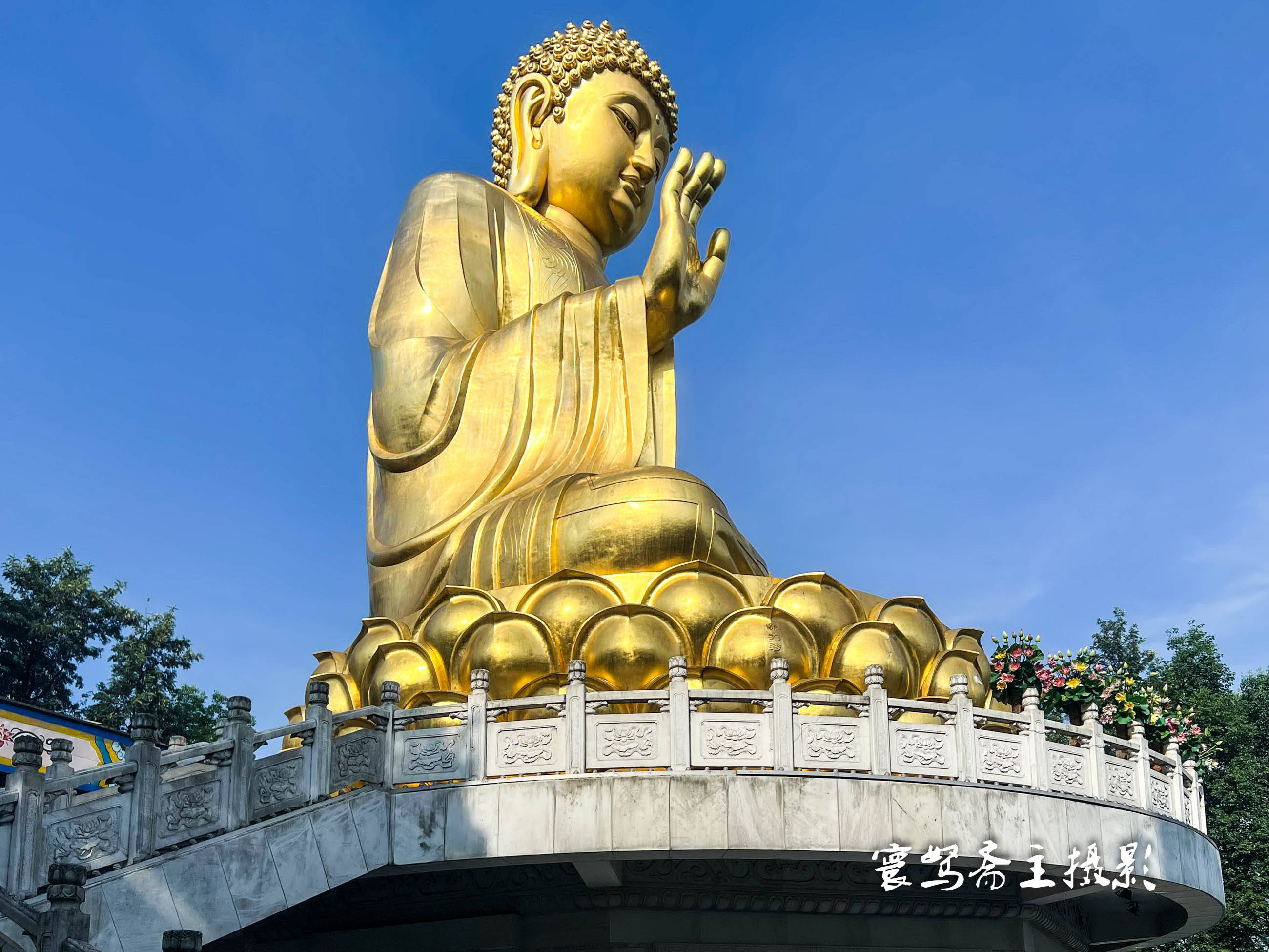 原创在寺院里拍照为什么不能正面去拍室内的佛像这些禁忌你知道吗