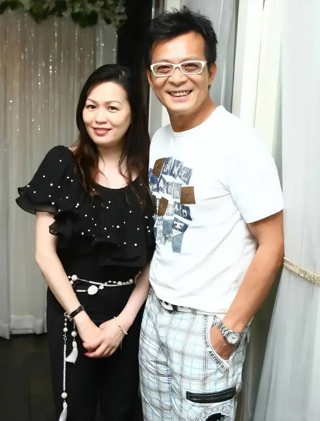 妻子梁洁华患癌去世,黄日华发誓永不再娶,他现在过得怎么样?