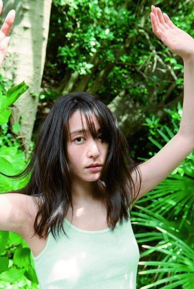 原创32岁新垣结衣浴衣造型曝光演人母却一脸清透少女感神颜没崩过