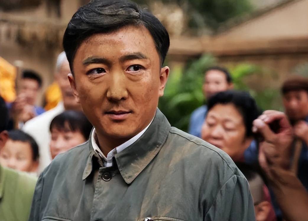 演员刘伯勋妻子丁怡菲:丈夫41岁去世,余生带着一双儿女相依为命_演员