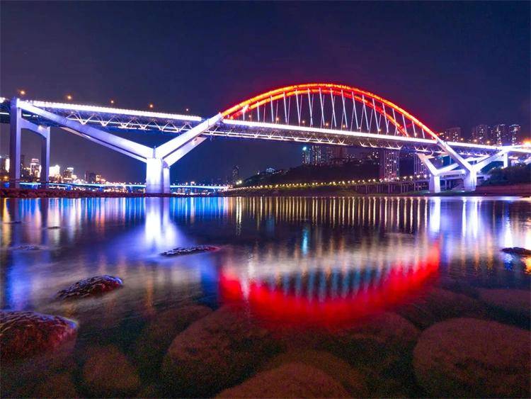 中国桥梁最多的城市，有一万三千多座桥，堪称世界之最