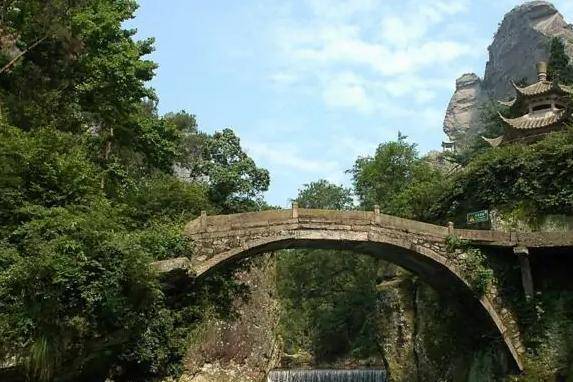 一亭、一湖、一桥！浙江这一峡谷景区，可欣赏十大美景，就在天台