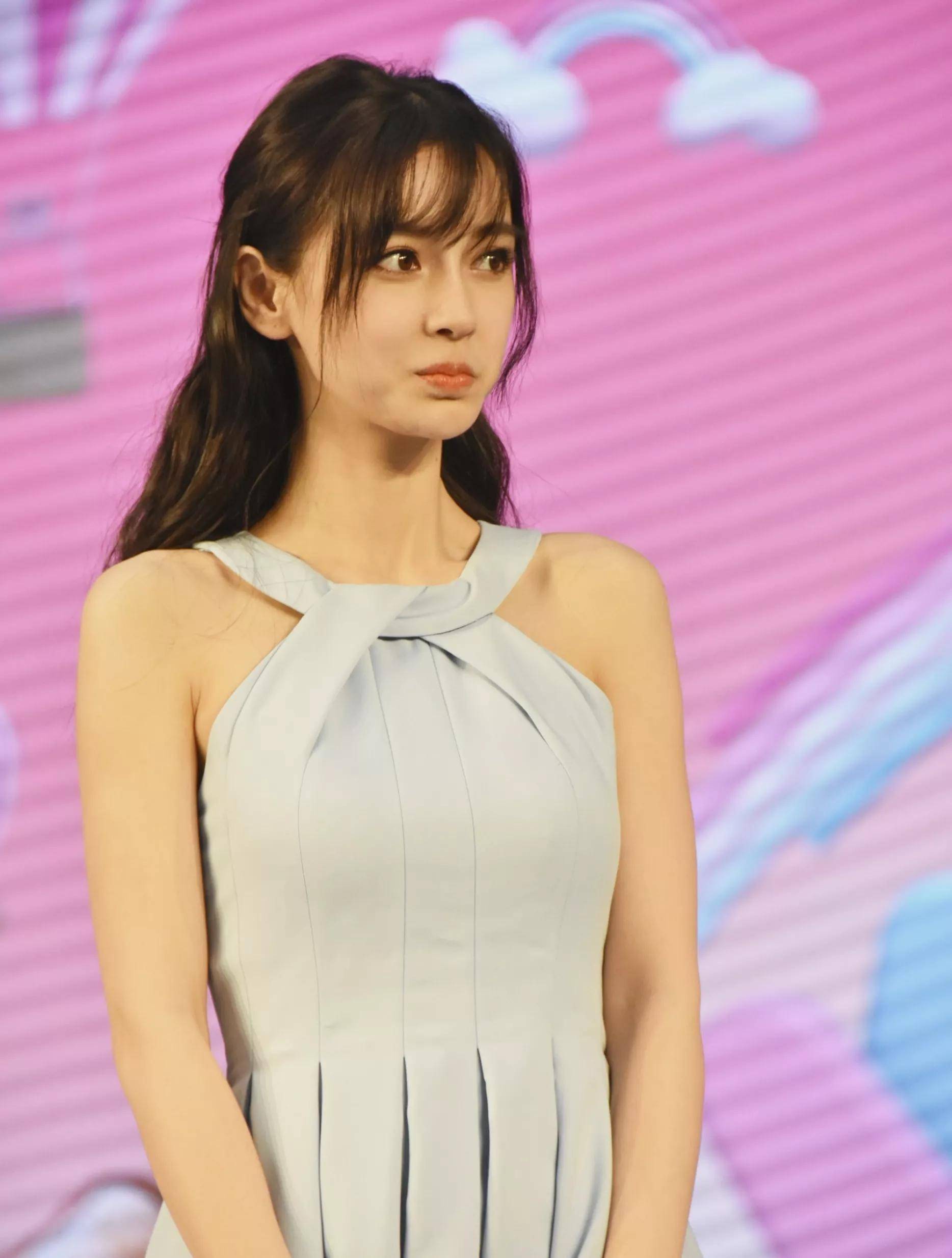 angelababy近期高清美照笑容超甜气质优雅