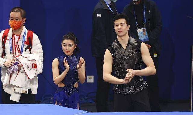 王诗玥柳鑫宇回应情侣关系,退役后会有惊喜_冰迷_冬奥会_因为