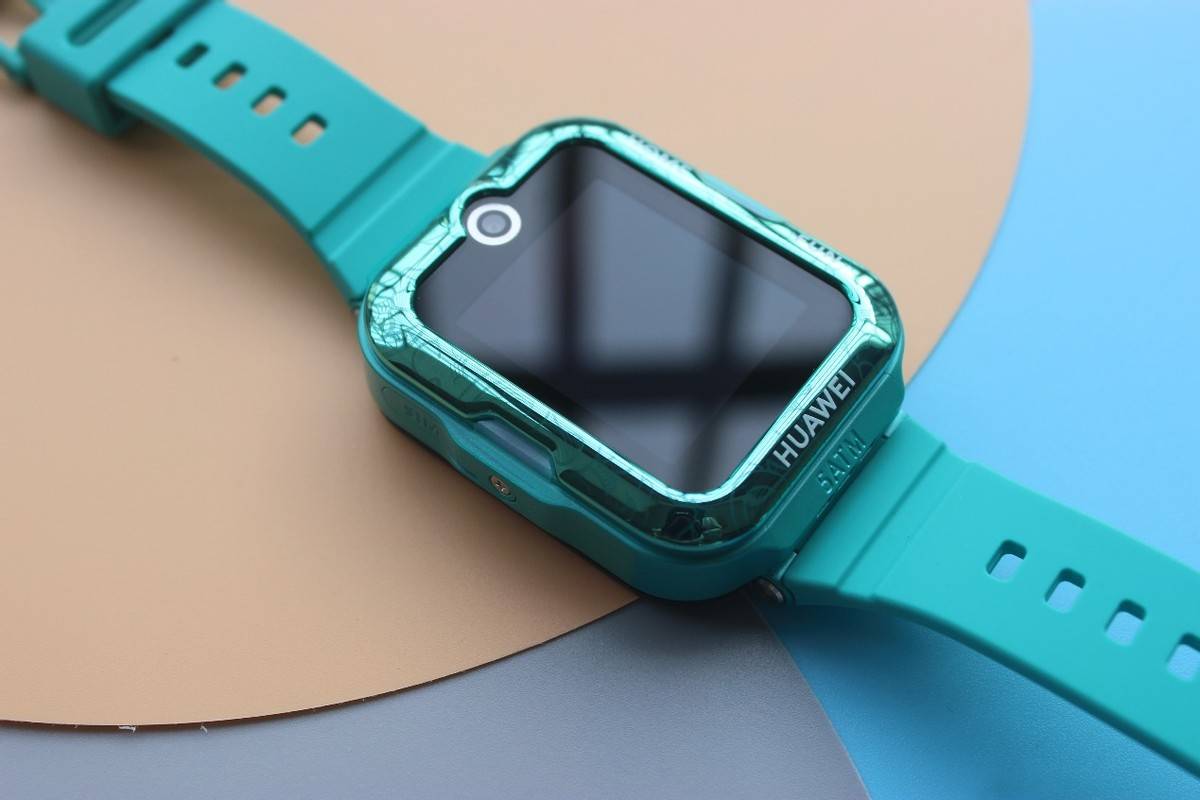 原创华为儿童手表4pro新款体验炫酷外观守护孩子安全与全场景陪伴