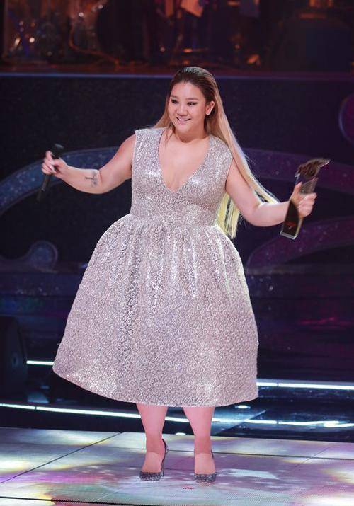 原创郑欣宜180斤丰满却不肥为何胖了的她反而更好看更有气质