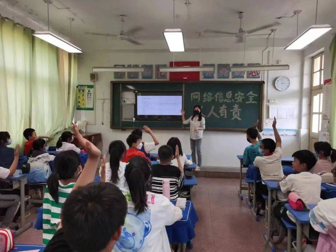 在平凡的岗位上做最好的自己——记徐州市奎园小学张静老师