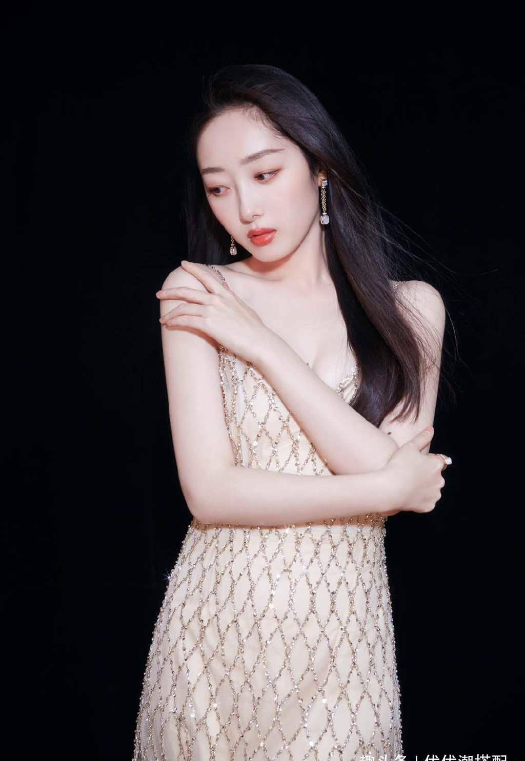 蒋梦婕身材好有"料"!