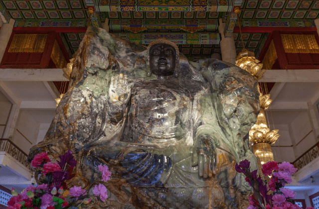 辽宁一景区,因一座玉佛而得名,景色绝美,就在鞍山_玉佛苑_寺庙_游客