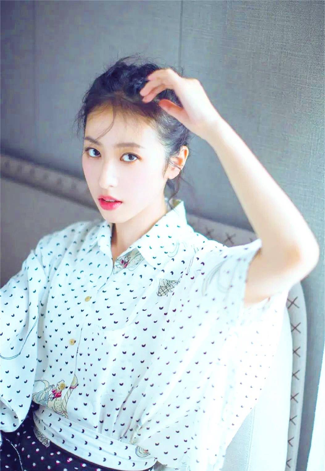 原创影视演员周雨彤个人生活写真相片集四