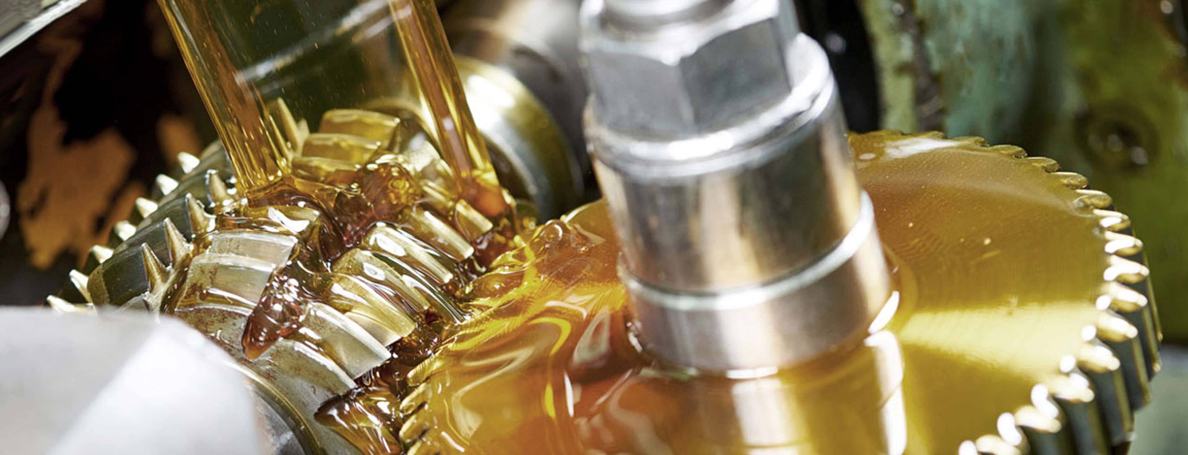 润滑油行业是石油化工行业的重要组成部分,服务于国民经济尤其是工业