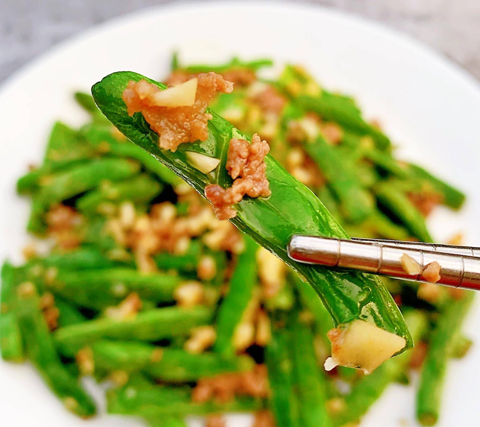 原创蒜香肉末四季豆咸香爽脆绿油油好吃到爆的米饭杀手菜
