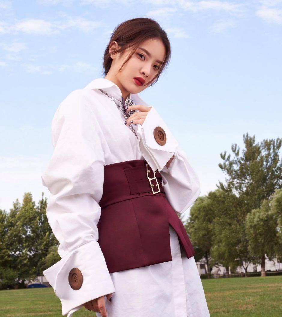 赖雨濛是娱乐圈的新生代女星,赖雨濛虽然还是新生代