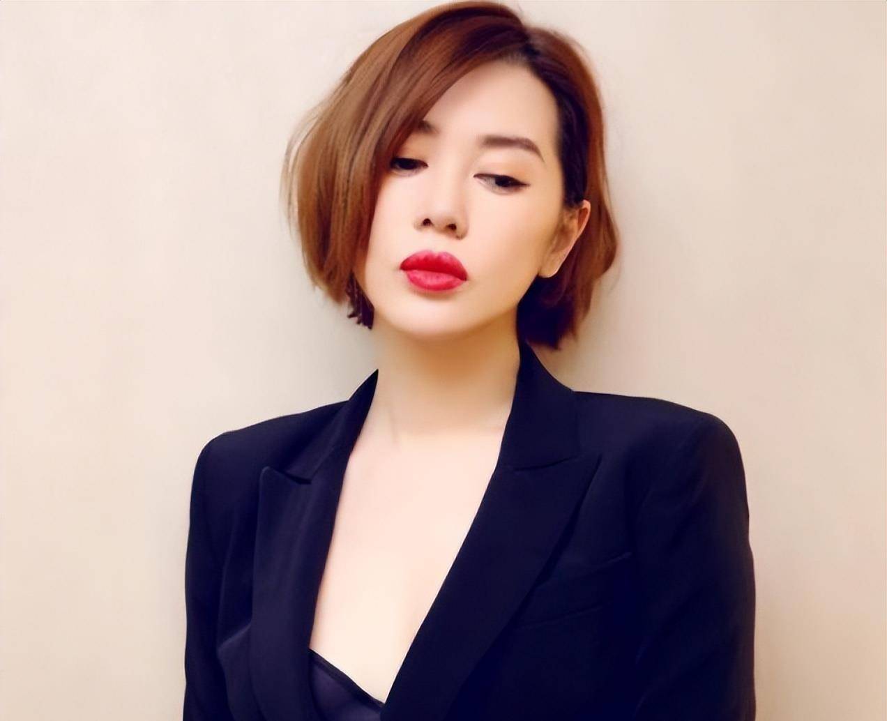 56岁导演王全安:5个女人个个貌美如花,最后一个比他小28岁_余男_电影