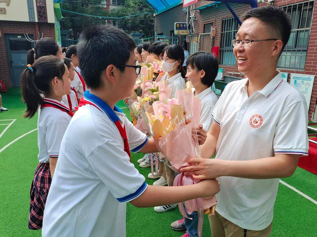 季忆留夏情满哈小幸福起航未来可期记哈密道小学2022年毕业典礼