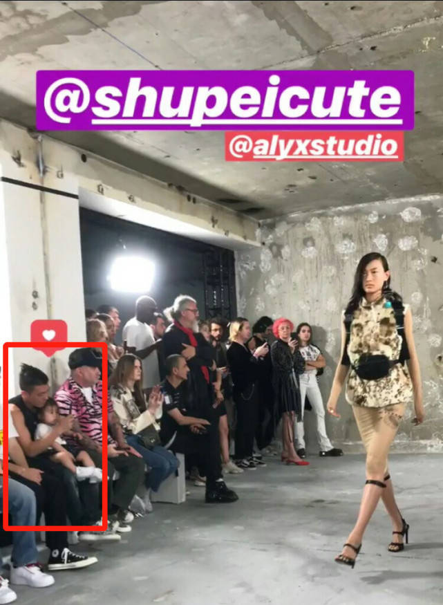 陈冠希全家现身时尚活动,女儿穿自己设计的衣服