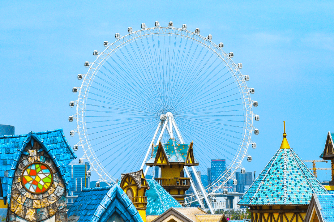 摄影:济南融创文旅城奇妙夏夜,更有摩天轮市集即将来袭在巨型摩天轮的
