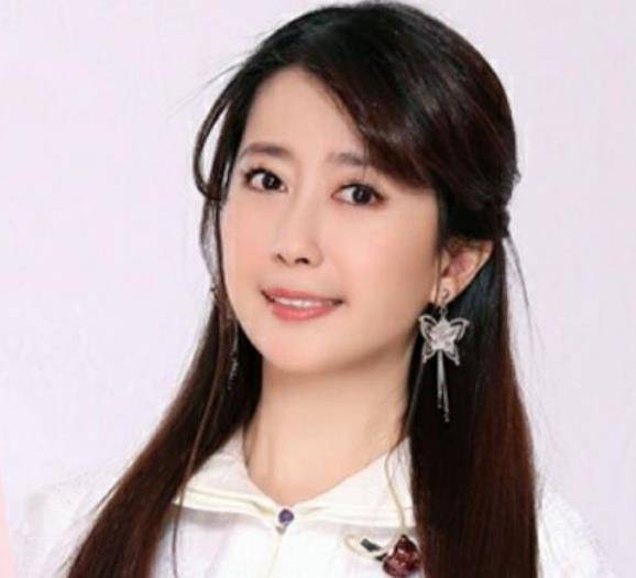 原创51岁孟庭苇近况曝光面部五官僵硬月亮公主也难逃岁月魔爪