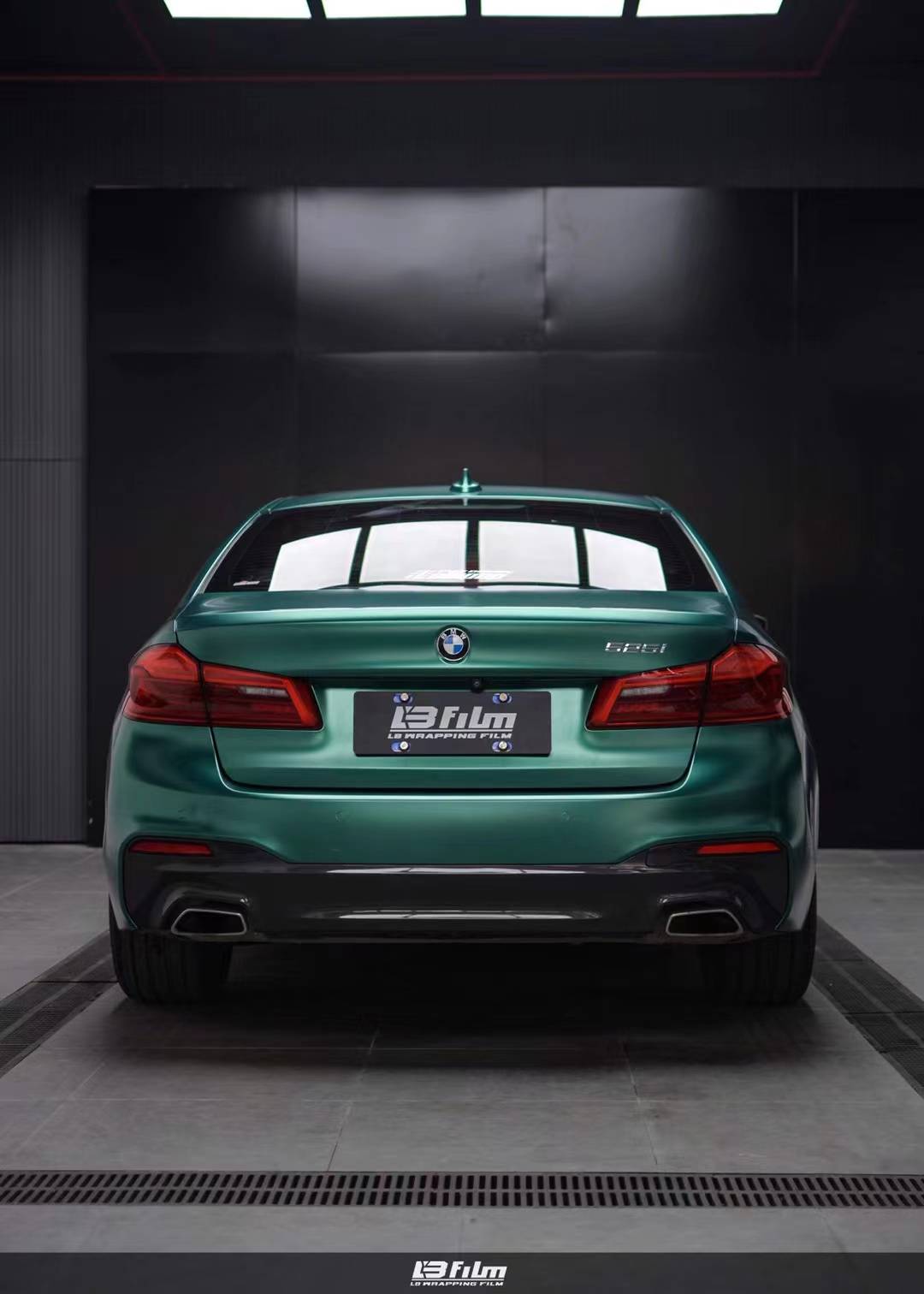 宝马5系-lbfilm改色膜电光祖母绿,冷艳中带着优雅_搜狐汽车_搜狐网