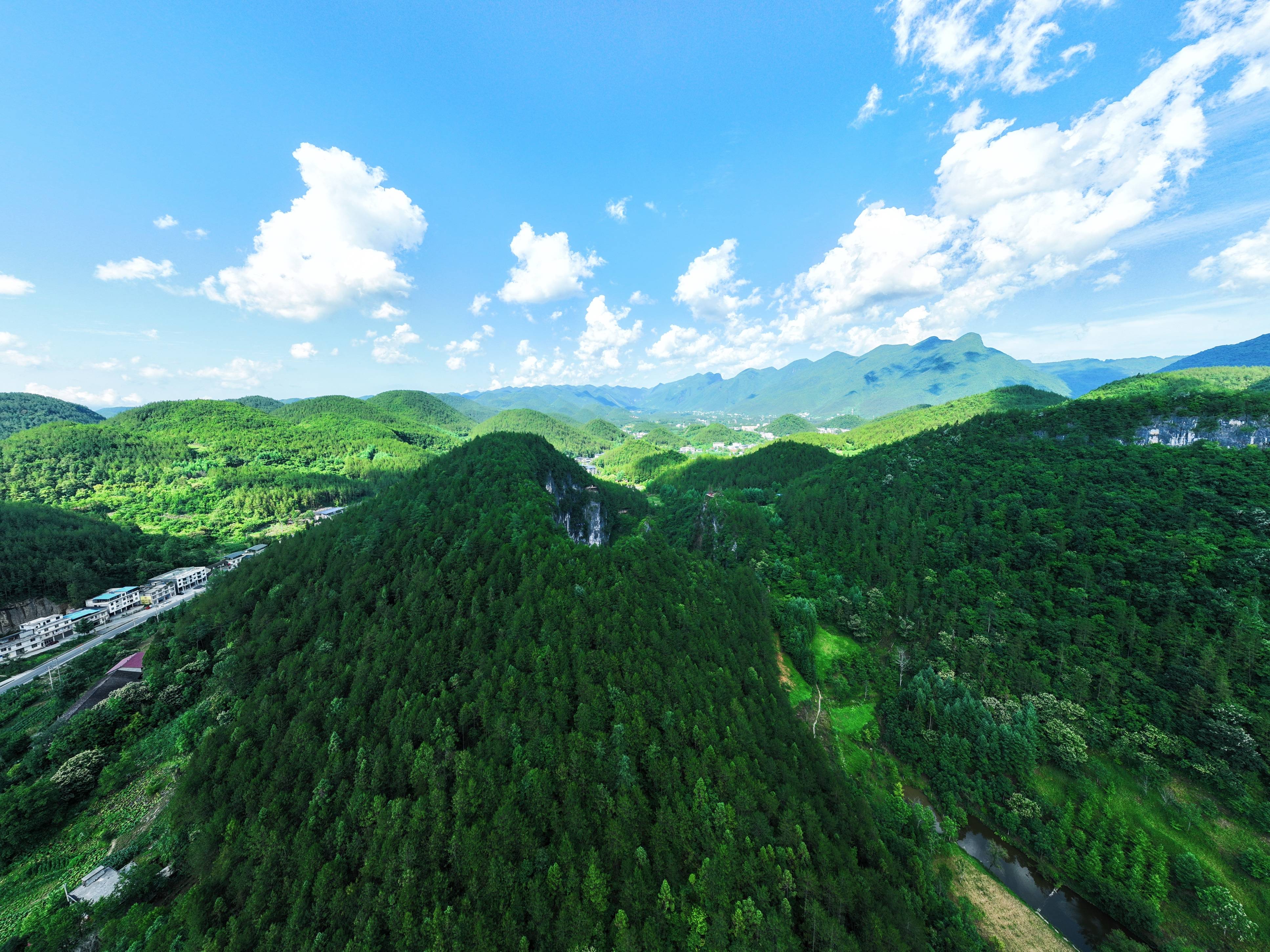 奉节三峡天坑乡村公园盛大开园夏日炎炎快入坑乘凉吧