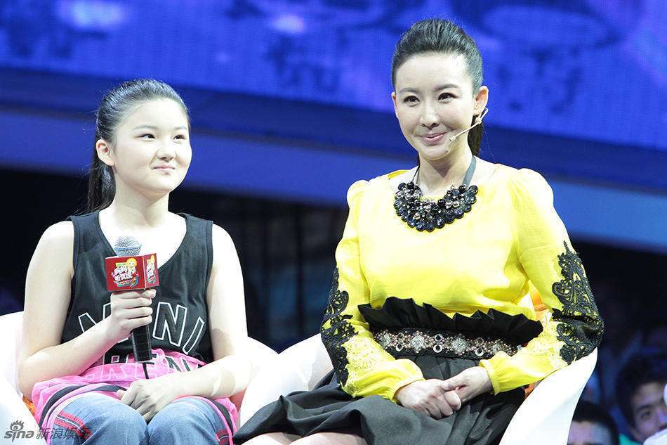 孙楠带女儿看话剧,22岁买宝瑶模样大变