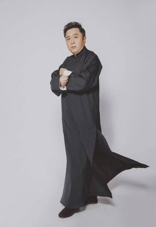 的捧哏演员很多,比如马三立的捧哏张庆森,侯宝林的捧哏郭启儒和郭全宝