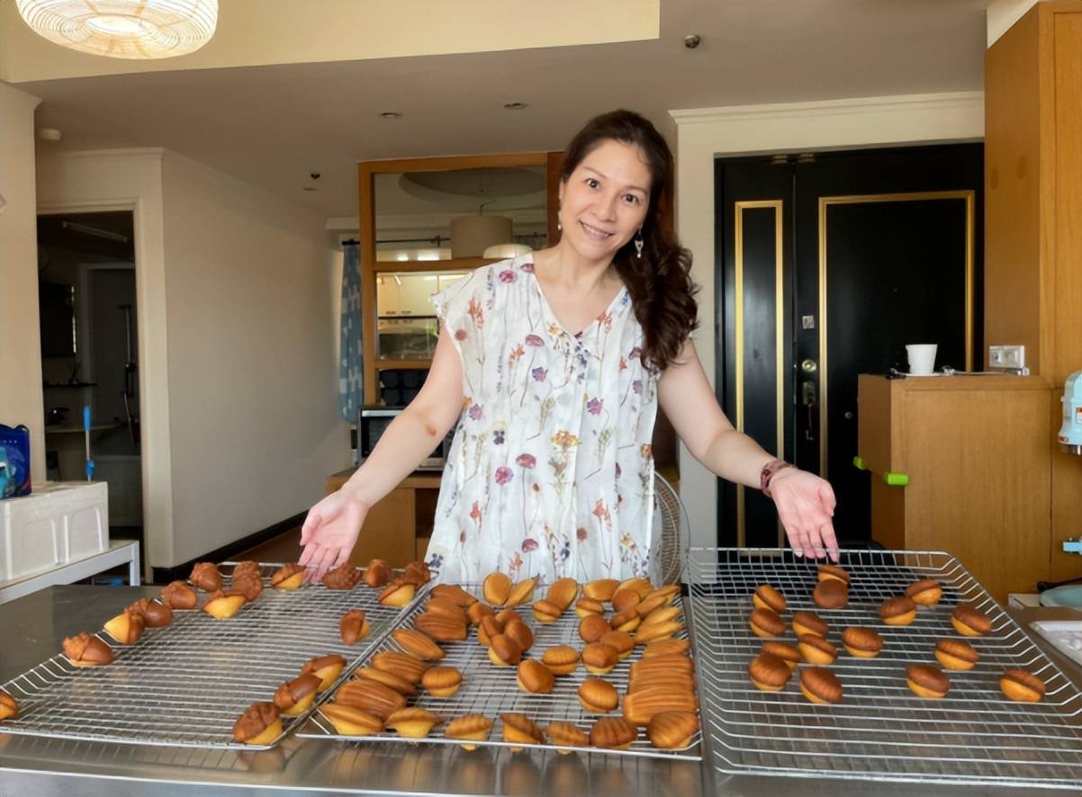 游山玩水,只能居家生活的时间多,也间接说明张钰雅也不是喜欢热闹的人