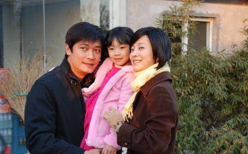 罗嘉良分手相伴28年的妻子,转身娶了苏岩,无共同话题成了笑话_方敏仪