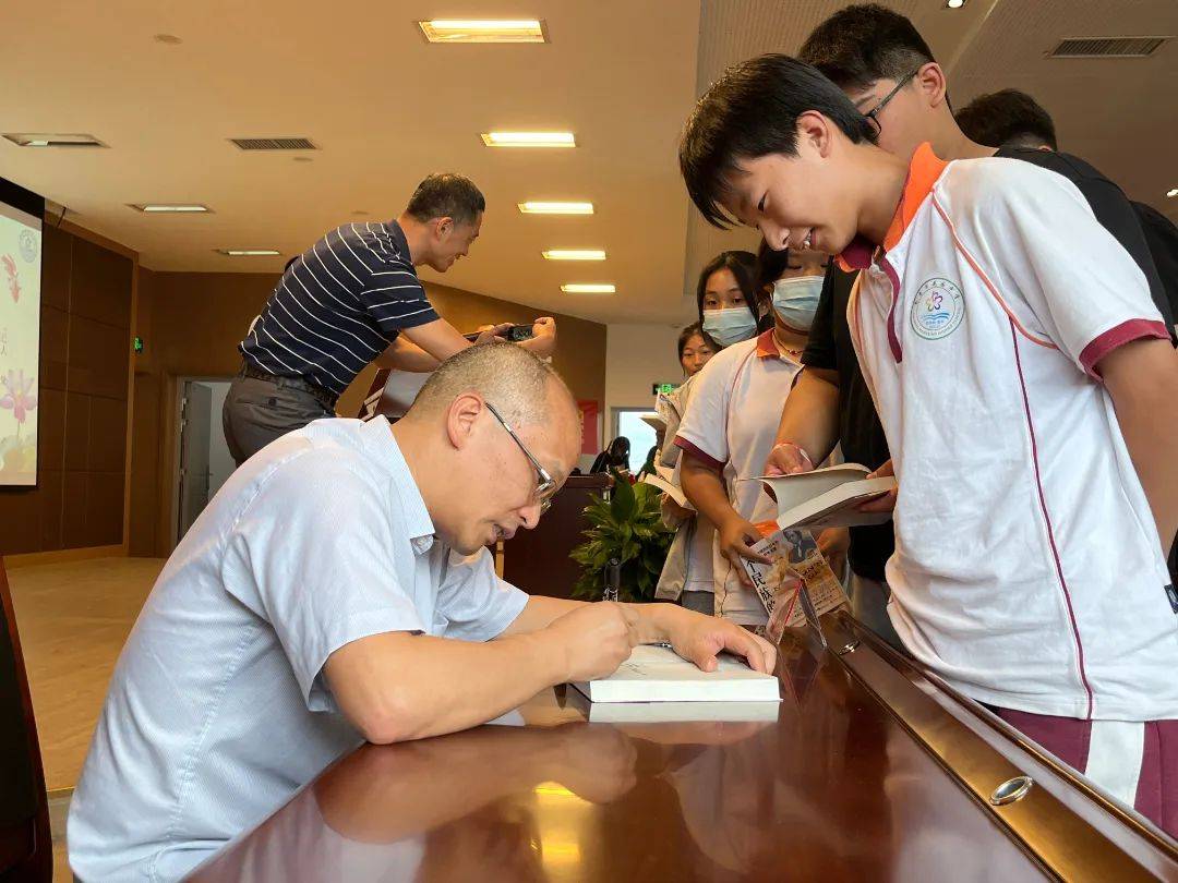 南京市花園中學書香伴成長這場讀書節活動儀式感滿滿