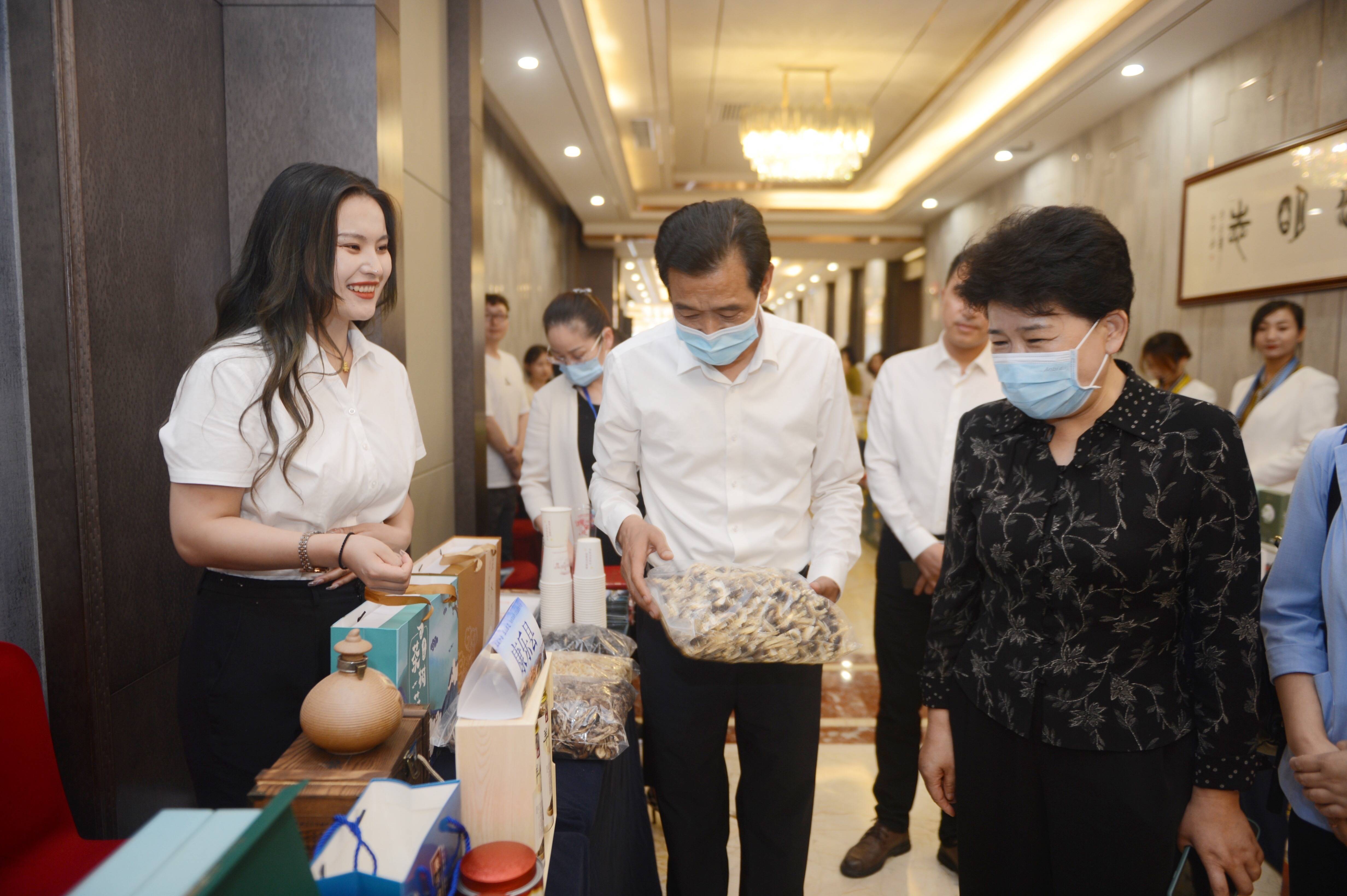 济南市文化和旅游局党组书记,局长郅良,临夏州委宣传部副部长,州文化