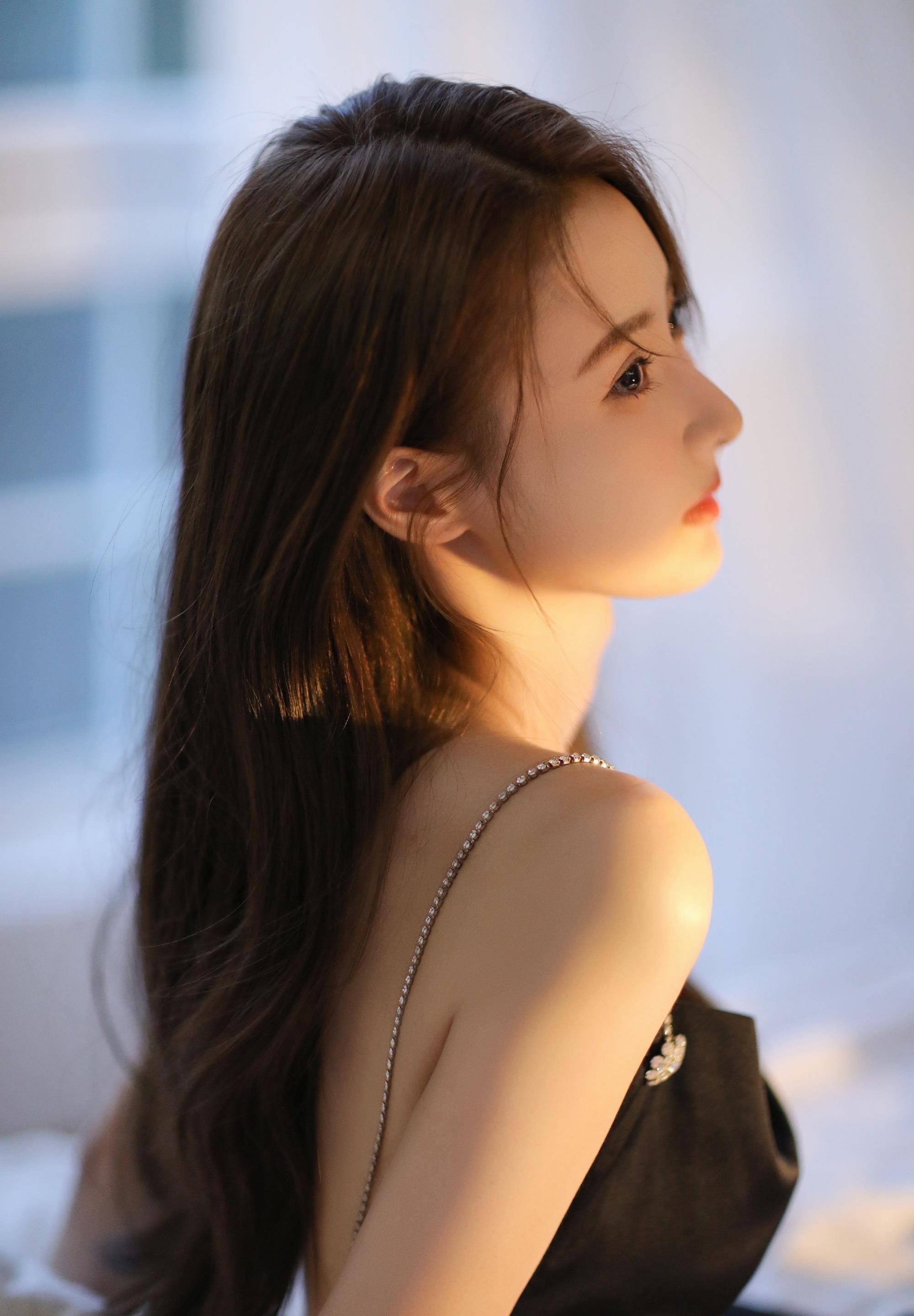 郭品超女友马泽涵晒最新写真,黑色长裙露白皙美背_照片_#hanhan_留言