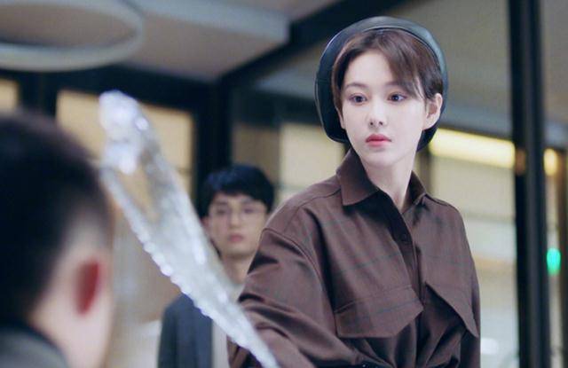 张馨予剪短发后越来越美看了她的素颜自拍终于懂何捷为何娶她