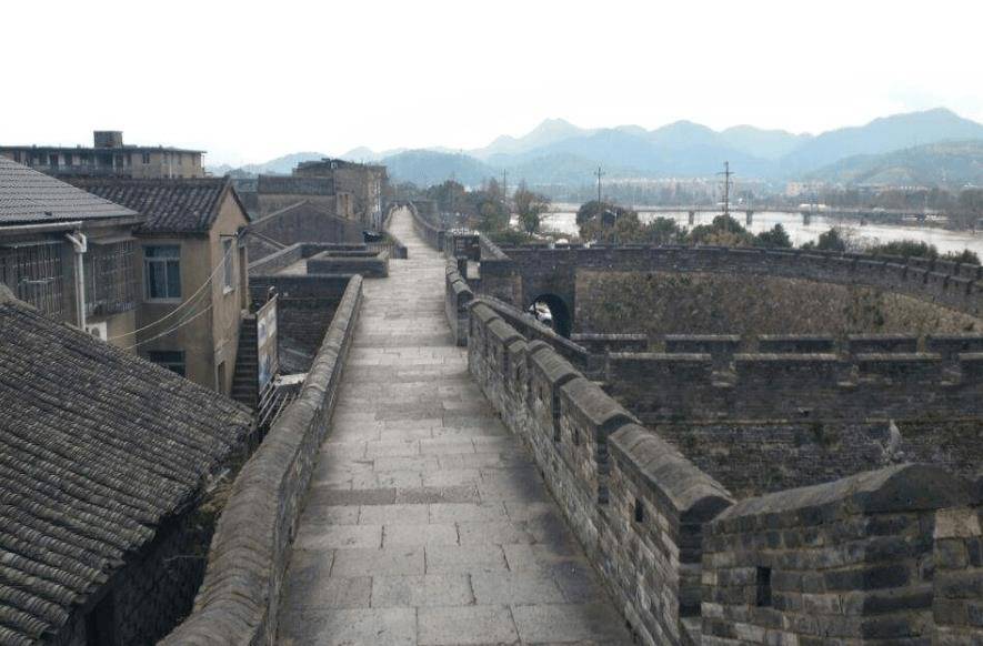 藏在浙江的千年长城，仅有6千米长，却敢称“江南八达岭”