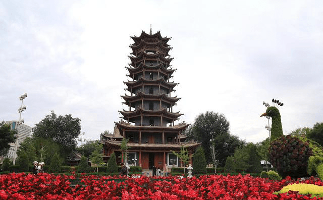 甘肃有名的五线城市，风景很美房价也很低，曾经是甘肃的省会城市