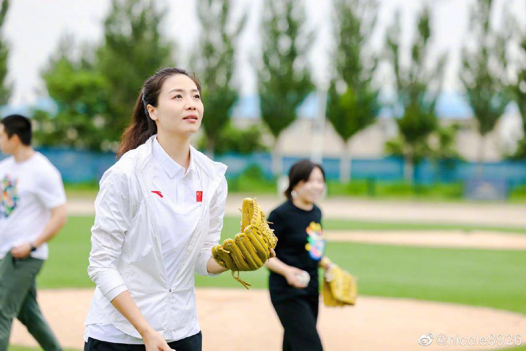 圆梦里约奥运会之后魏秋月功成身退,与相恋多年的男友袁灵犀步入婚姻