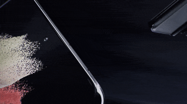 原创             惨绝人寰，三星Galaxy S21全系宣传片曝光：骚气紫金色