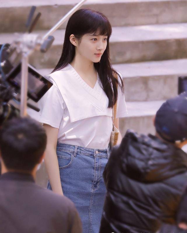 原创都说关晓彤齐刘海不好看n年前旧照曝光才知学生时代有多惊艳