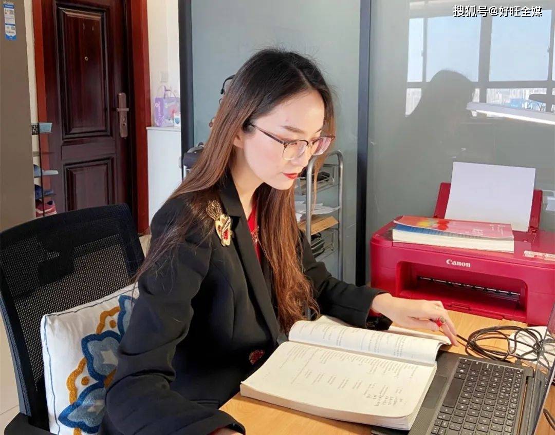 寻找新时代最美奋斗者|西京学院教师李琳森:用爱陪伴学生成长_统计