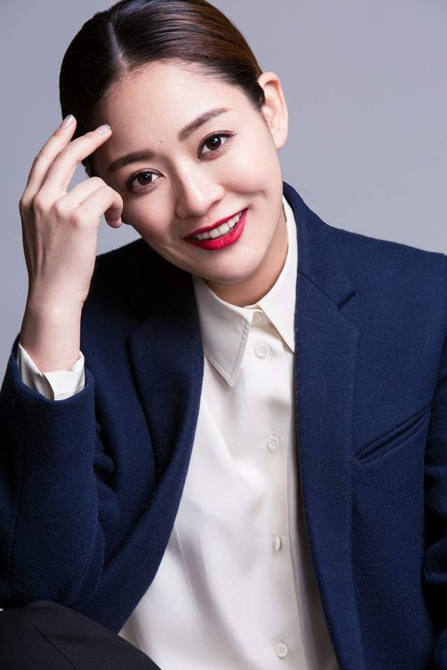 演员陈佳妍与连奕名离婚后独自带女儿的她人生现状怎样