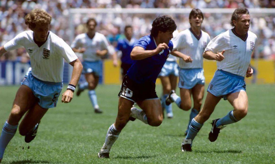 之前相关的评论里我说过,马拉多纳作为天下第一的中场,1986年世界杯7