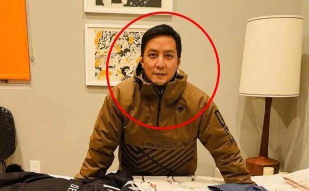 47岁吴彦祖近照曝光,发福后差点让人认不出,双下巴都出来了!