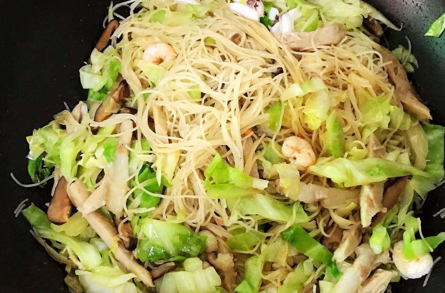 闽南安溪湖头米粉炒q弹有嚼劲料足够味1斤米粉吃全家