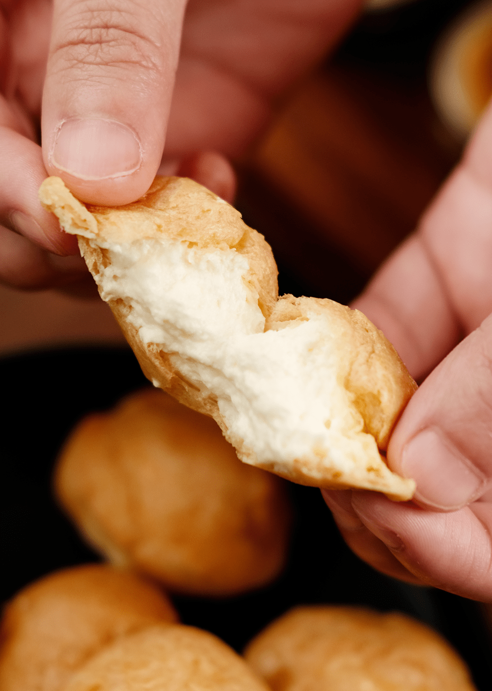 彭记口口香|@所有人「咸口软泡芙」来了!霸屏全网!一口流心暴击!