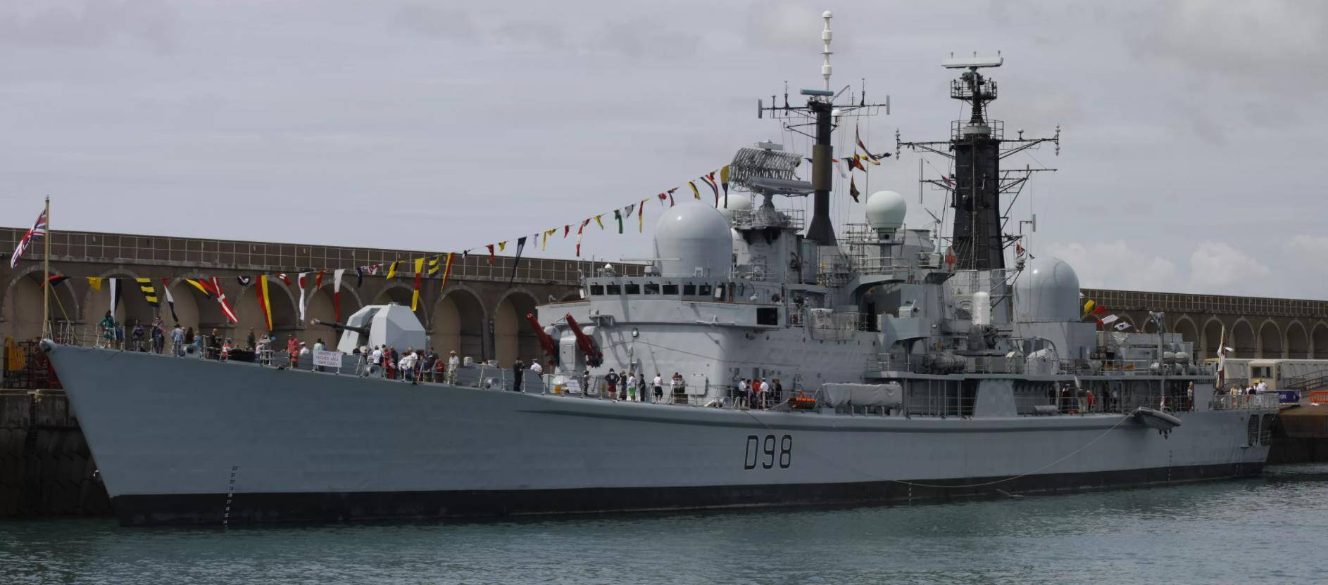 "大力神"号驱逐舰,隶属于42型导弹驱逐舰,目前已丧失能力!